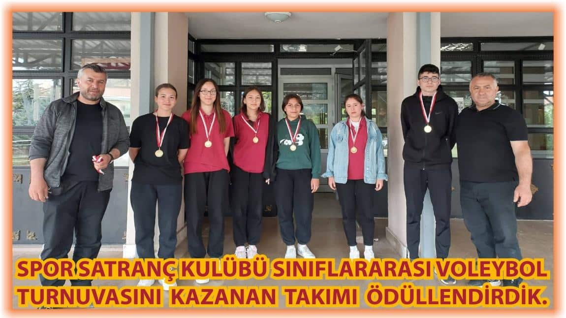 Spor Satranç Kulübü Sınıflararası Voleybol Turnuvasını Kazanan Takımı Ödüllendirdik.